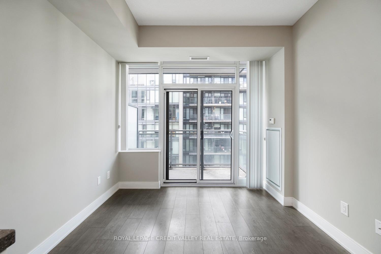 2 Bedrooms Condo at 525 Adelaide, Toronto For sale