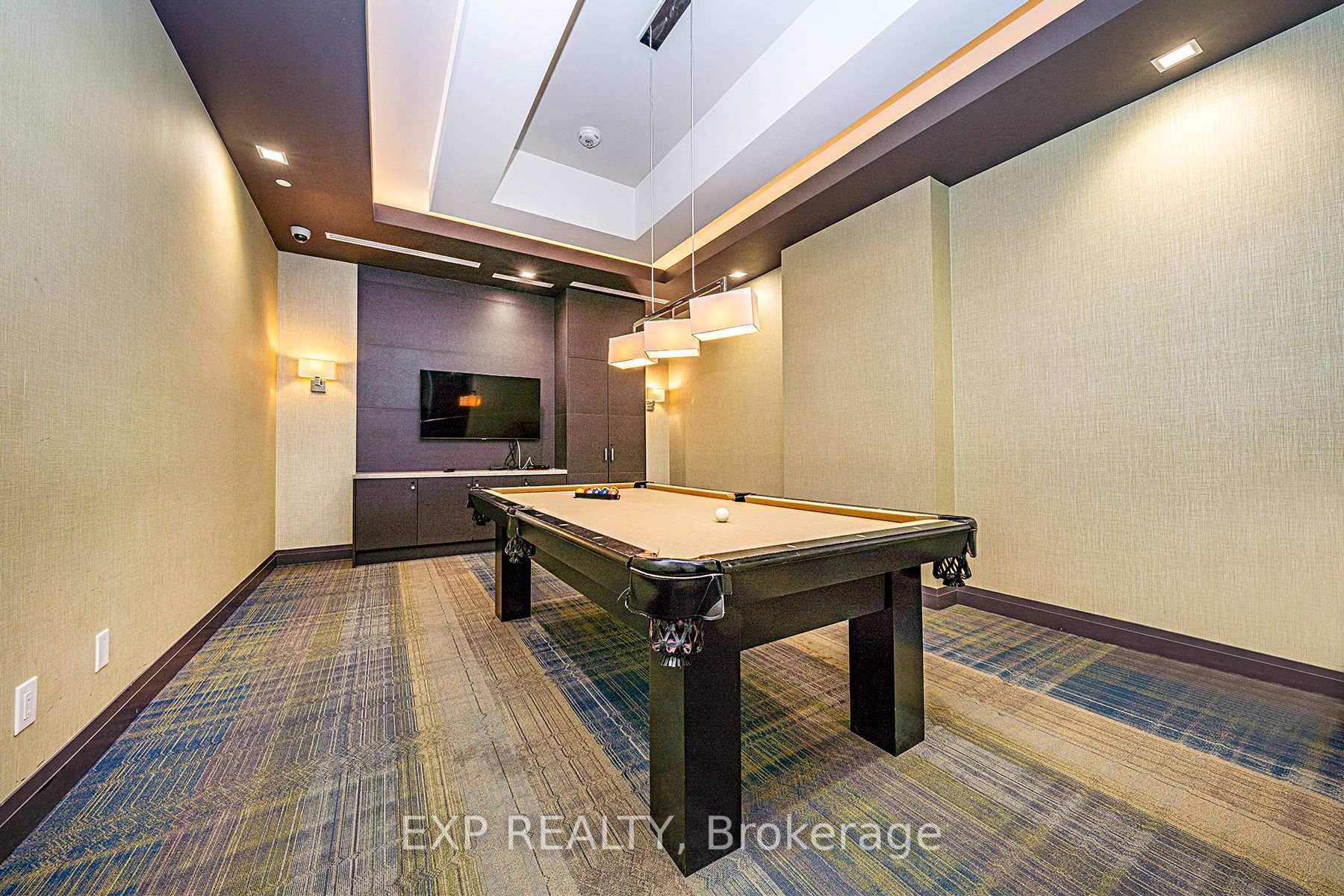 2 Bedrooms Condo at 3600 Highway 7, Vaughan For sale