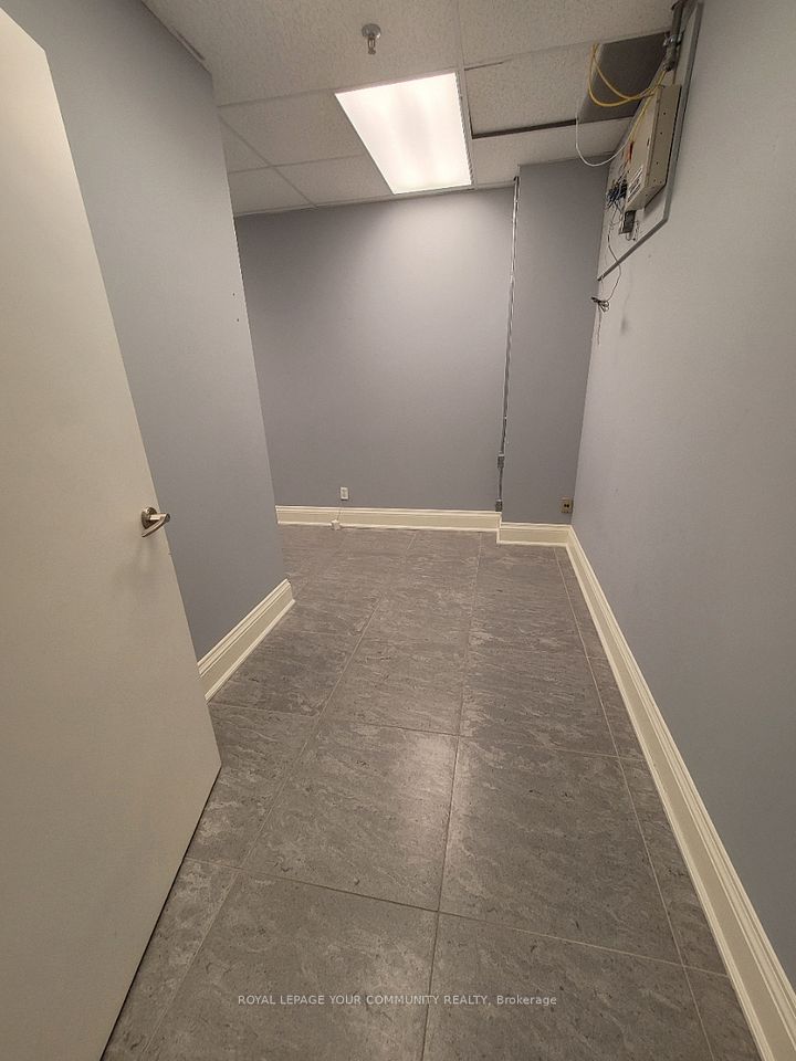 https://trreb-image.ampre.ca/Nd7ig6MQBE1Y7i0II0o9UL0ph4T_5xYupxdpqfYXYzE/rs:fit:960:960/wm:.5:so:0:50:.4/wmsh:10/wmt:PHNwYW4gZm9yZWdyb3VuZD0nd2hpdGUnIGZvbnQ9JzY4Jz5ST1lBTCBMRVBBR0UgWU9VUiBDT01NVU5JVFkgUkVBTFRZLCBCcm9rZXJhZ2U8L3NwYW4-/L3RycmViL2xpc3RpbmdzLzQwLzg5LzQwLzIxL3AvNDdiY2U3ZDUtZjlmMi00YTBlLTkyM2MtOThlZmU3Mzc2NWE0LmpwZw.jpg