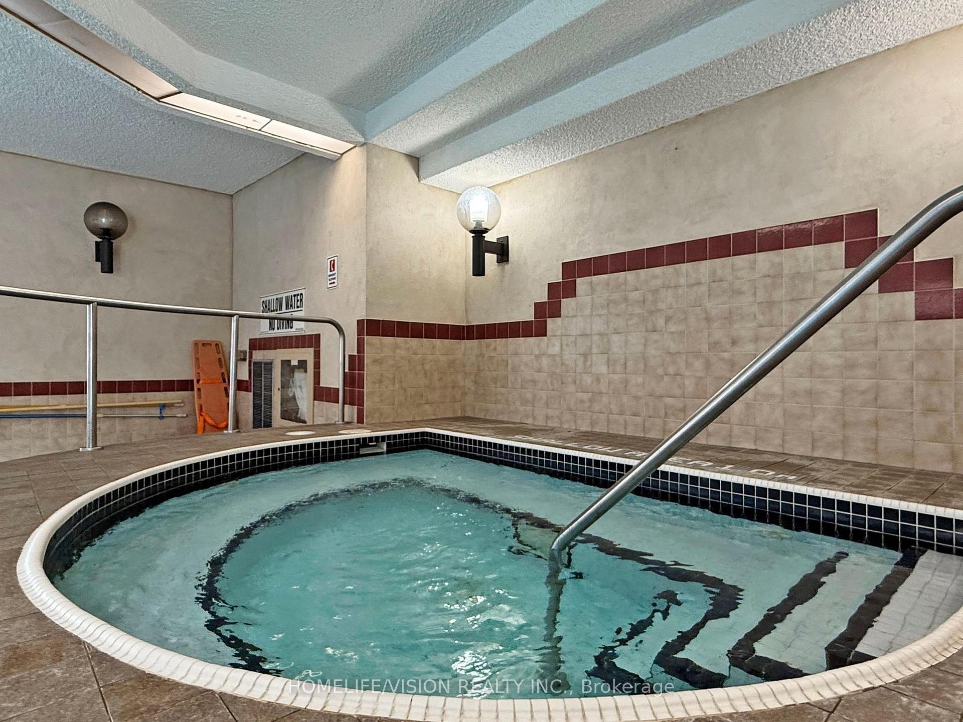 3 Bedrooms Condo at 205 Wynford, Toronto For sale