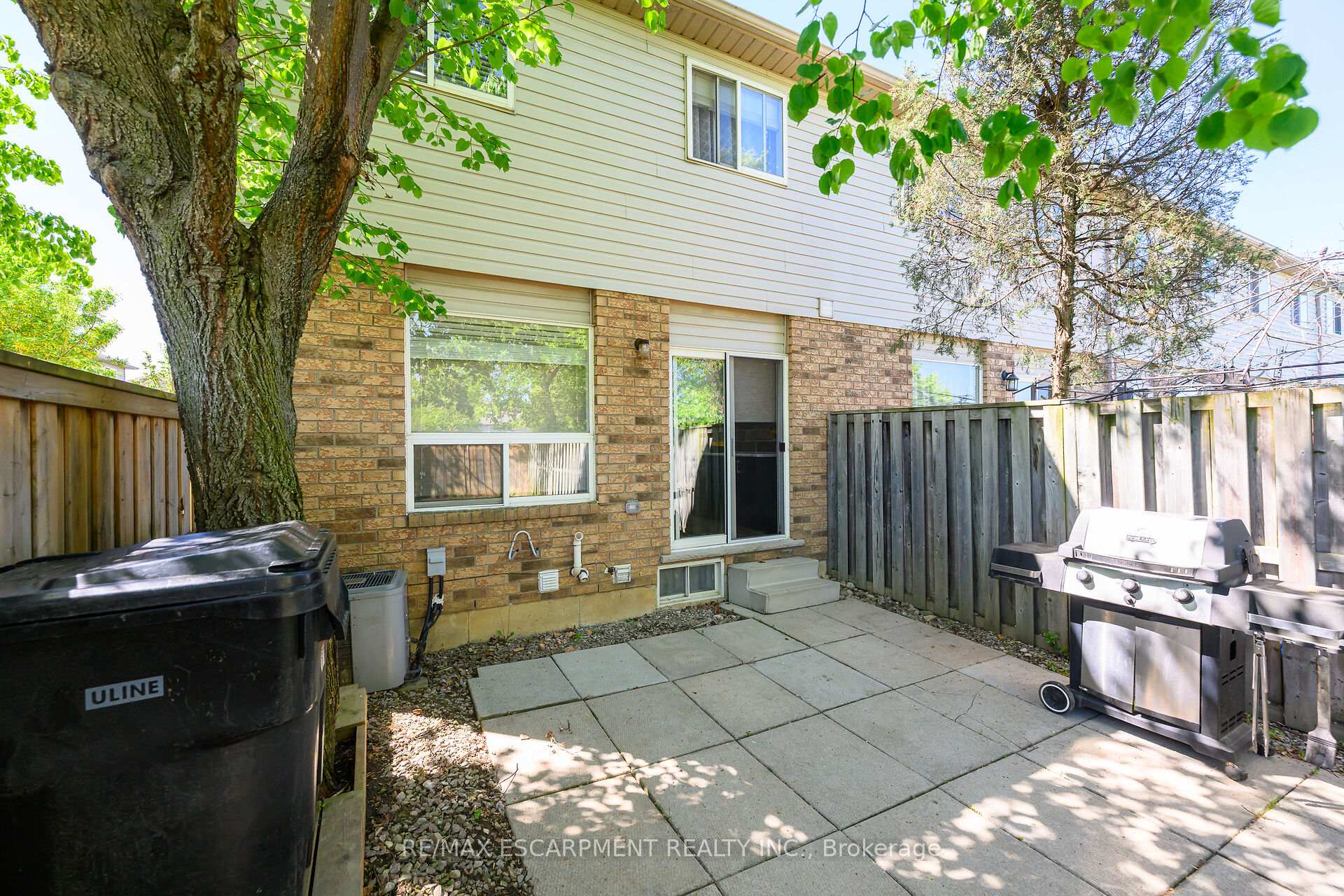 4 Bedrooms Condo at 134 Terni, Hamilton For sale