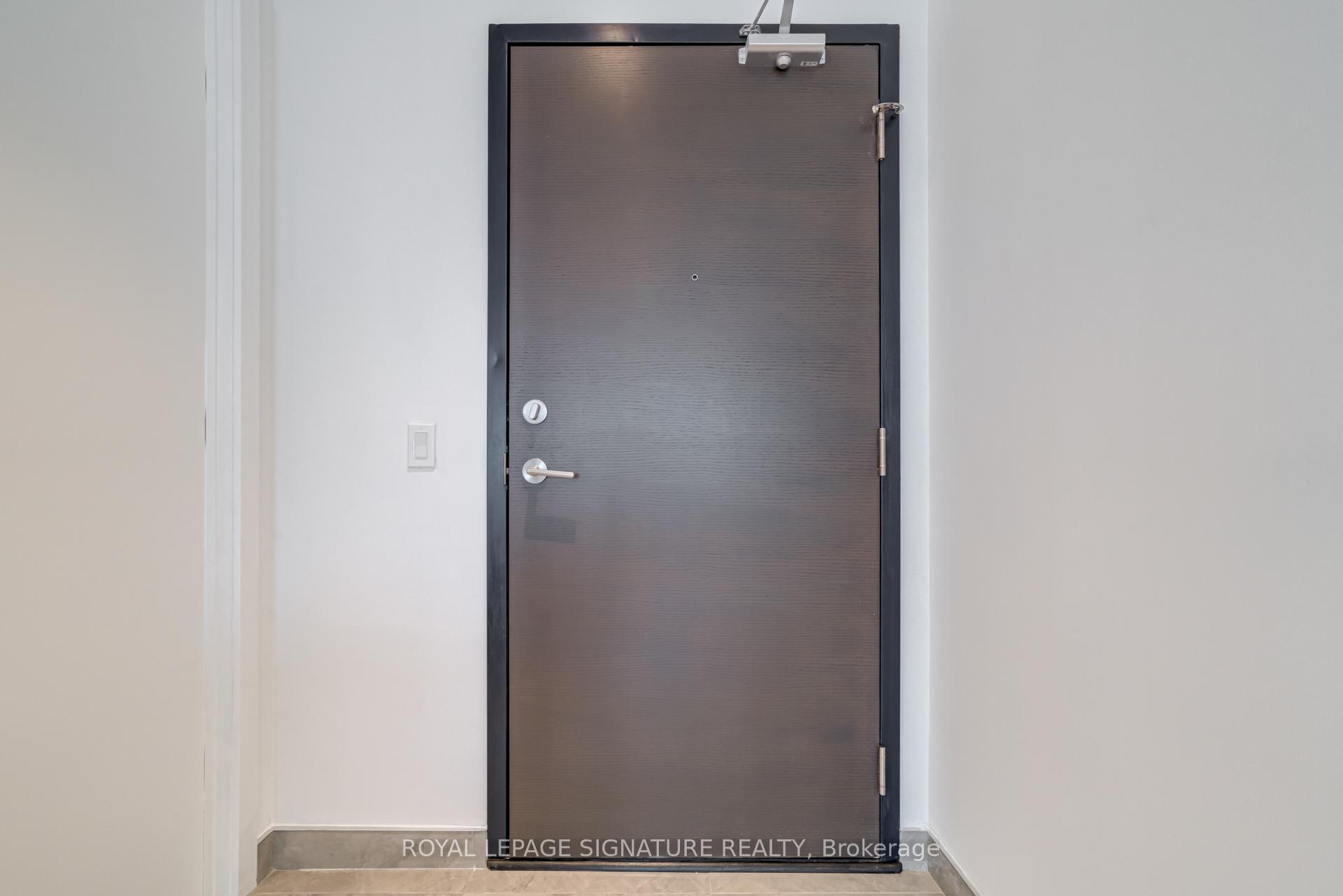 4 Bedrooms Condo at 2 Teagarden, Toronto For sale