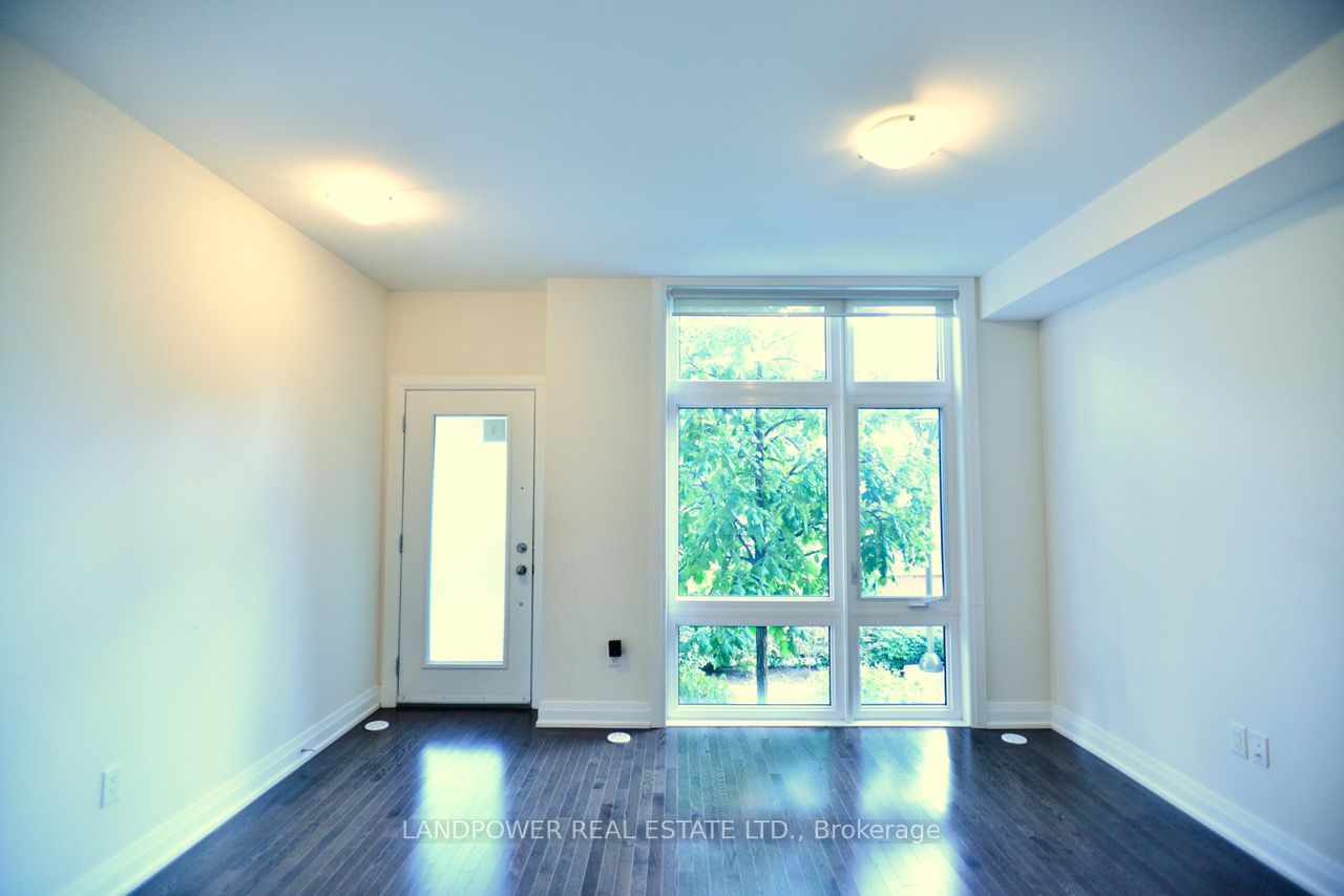 11 Eldora Avenue, #3