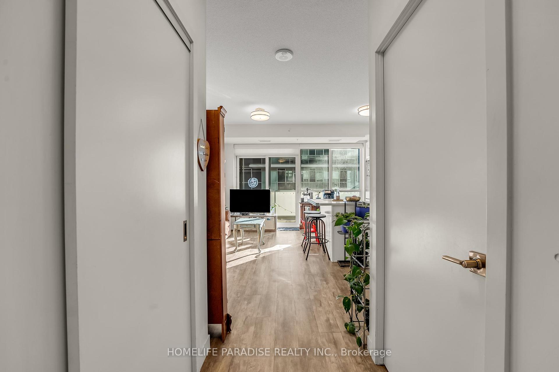 1 Bedroom Condo at 2087 Fairview,  Burlington For sale