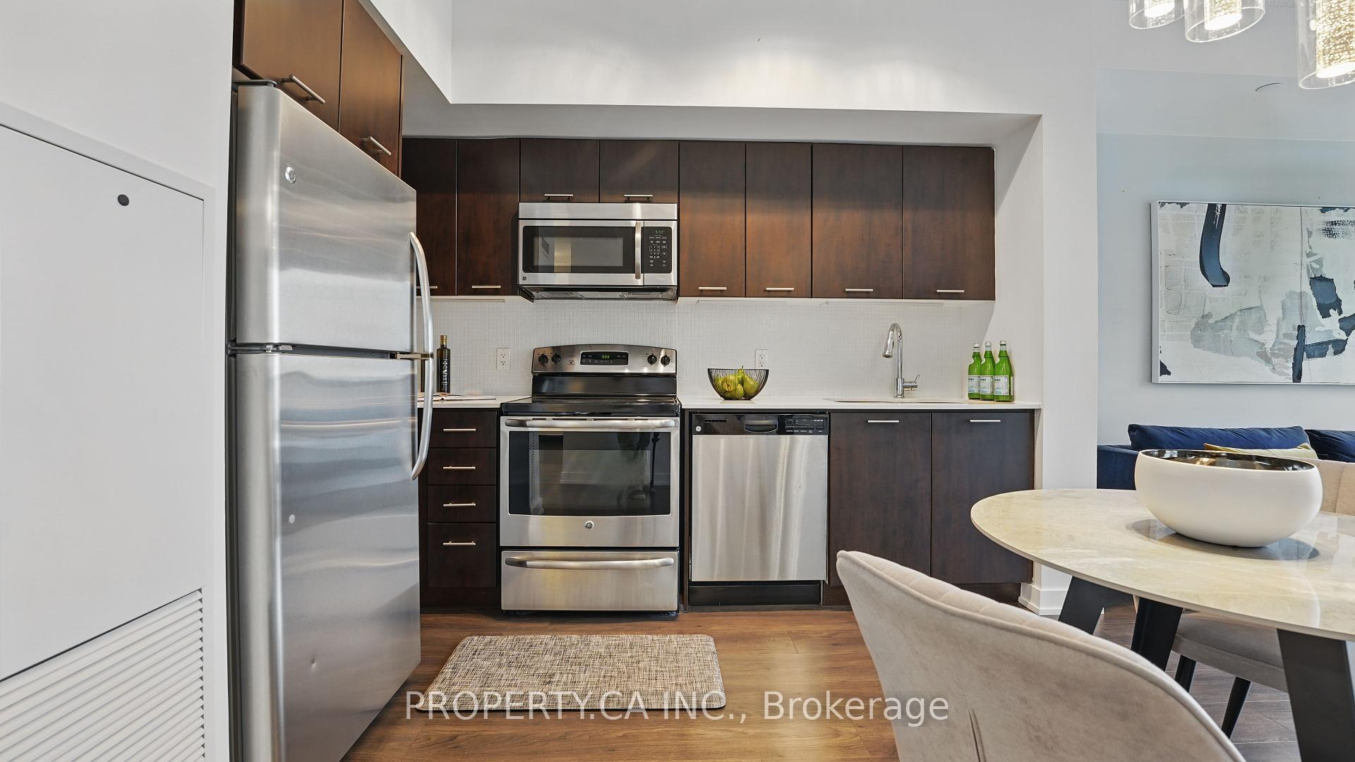 2 Bedrooms Condo at 2220 Lakeshore,  Toronto For sale