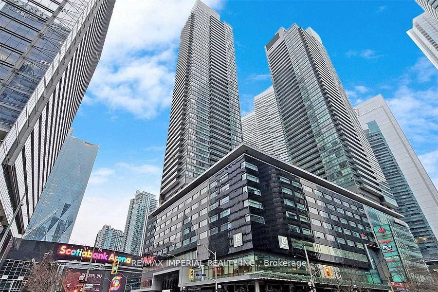1 Bedroom Condo at 65 Bremner, Toronto For sale