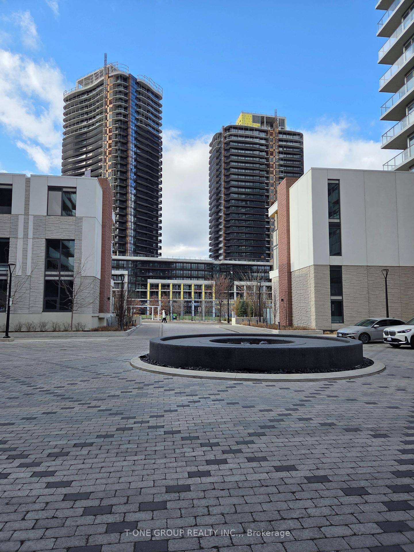 2 Bedrooms Condo at 95 Mcmahon, Toronto For sale