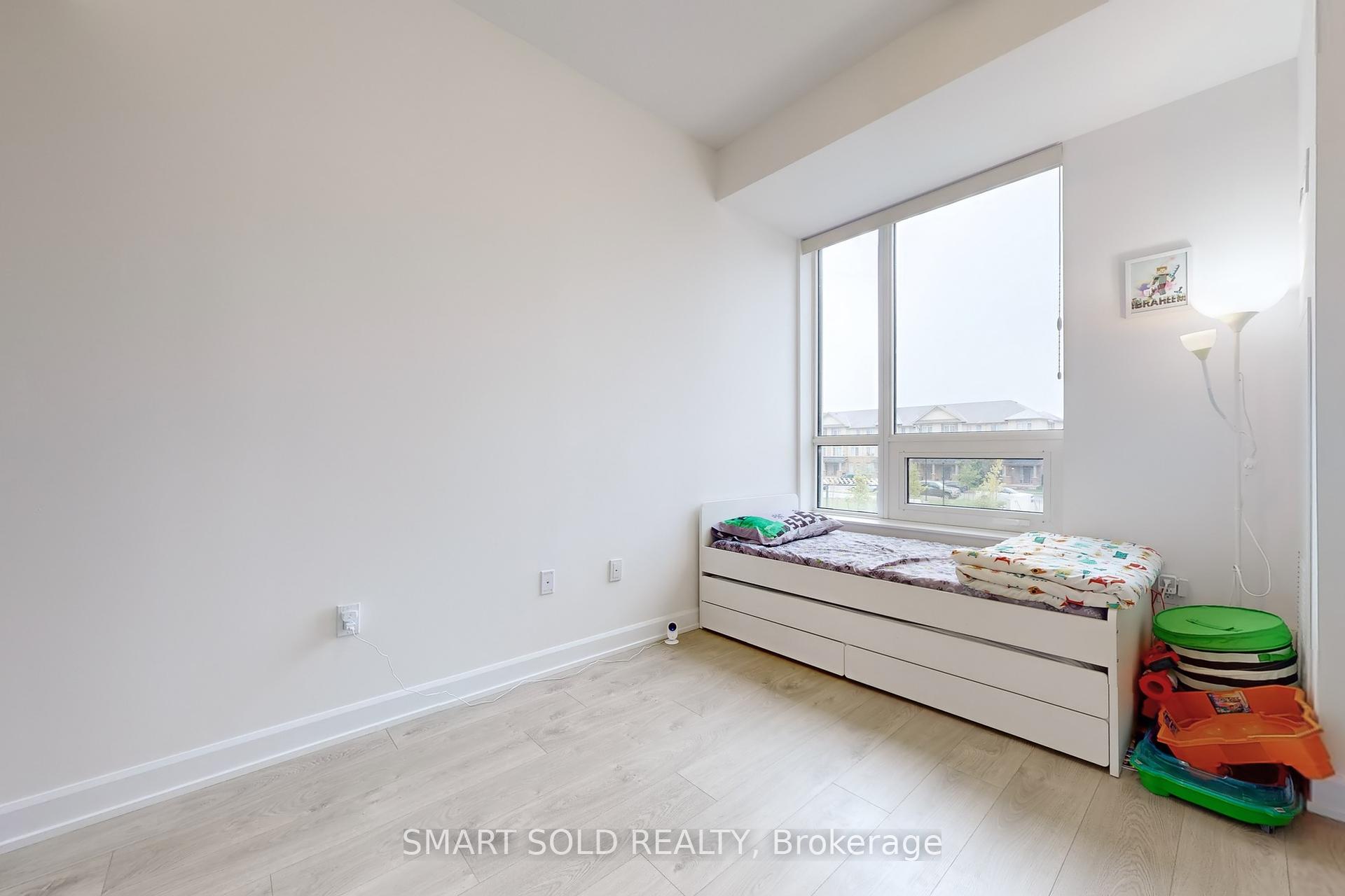 2 Bedrooms Condo at 3200 William Coltson, Oakville For sale