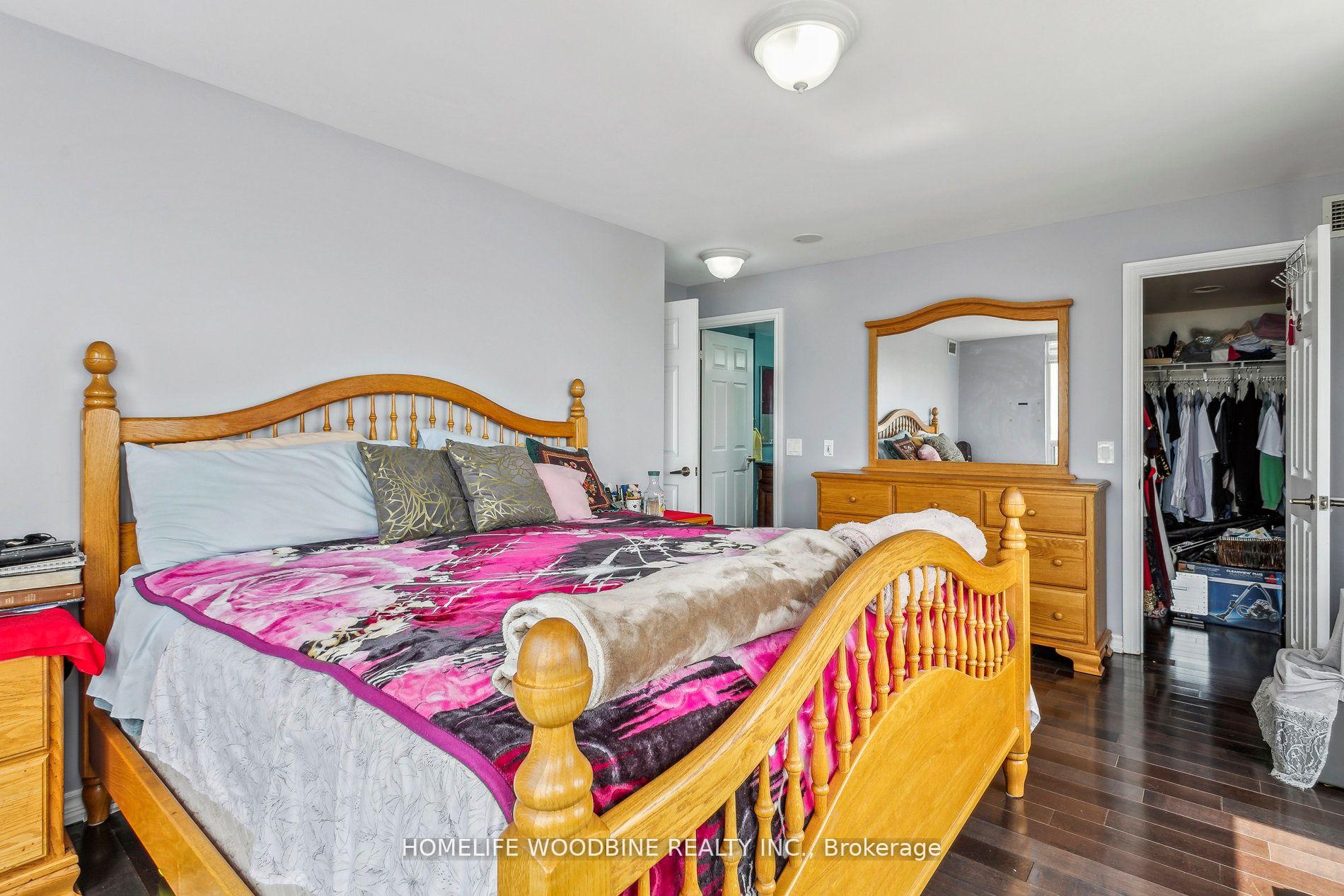 4 Bedrooms Condo at 700 Humberwood,  Toronto For sale
