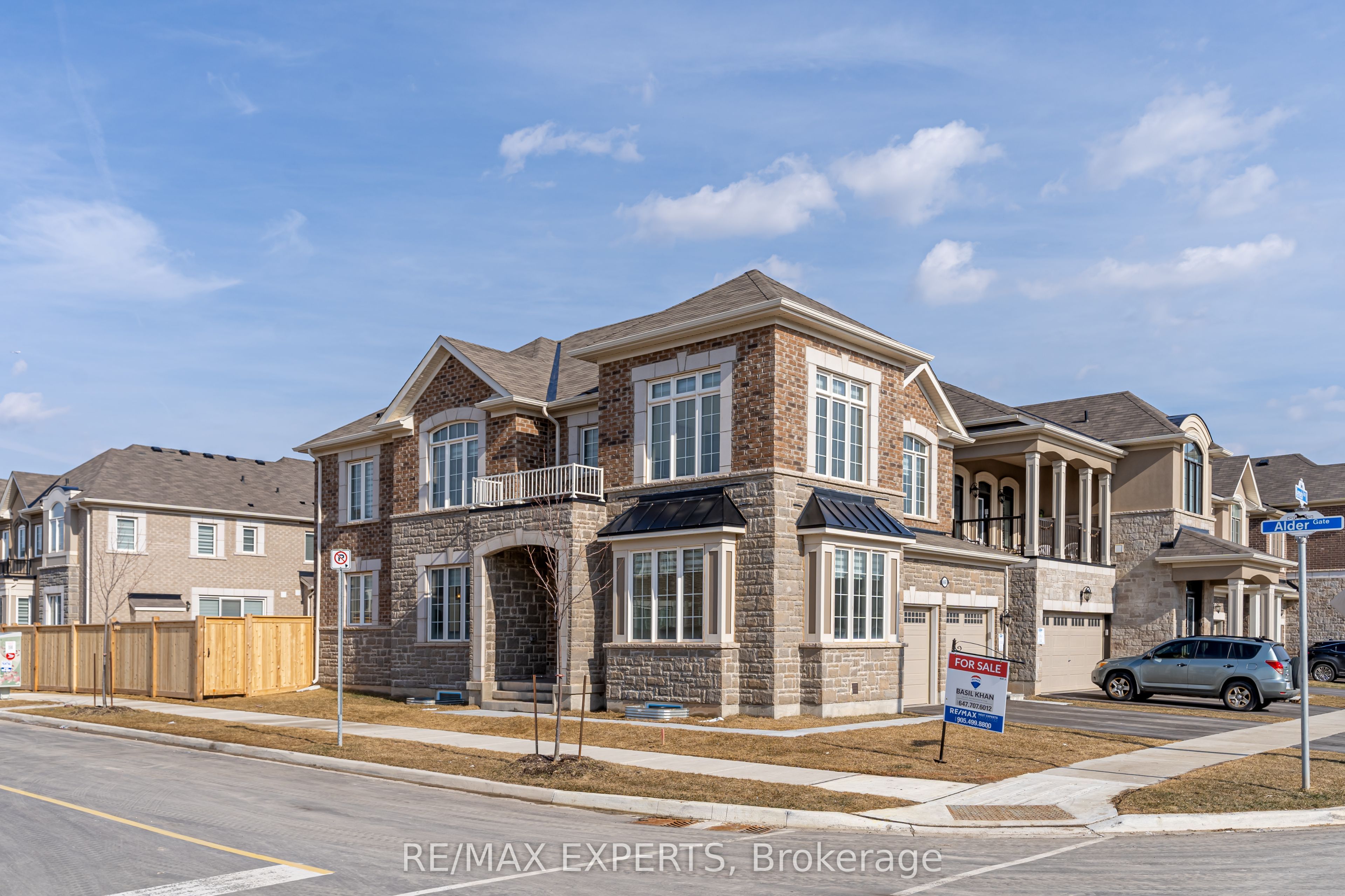 668 Kennedy Circle, Milton, ON L9T 7E7