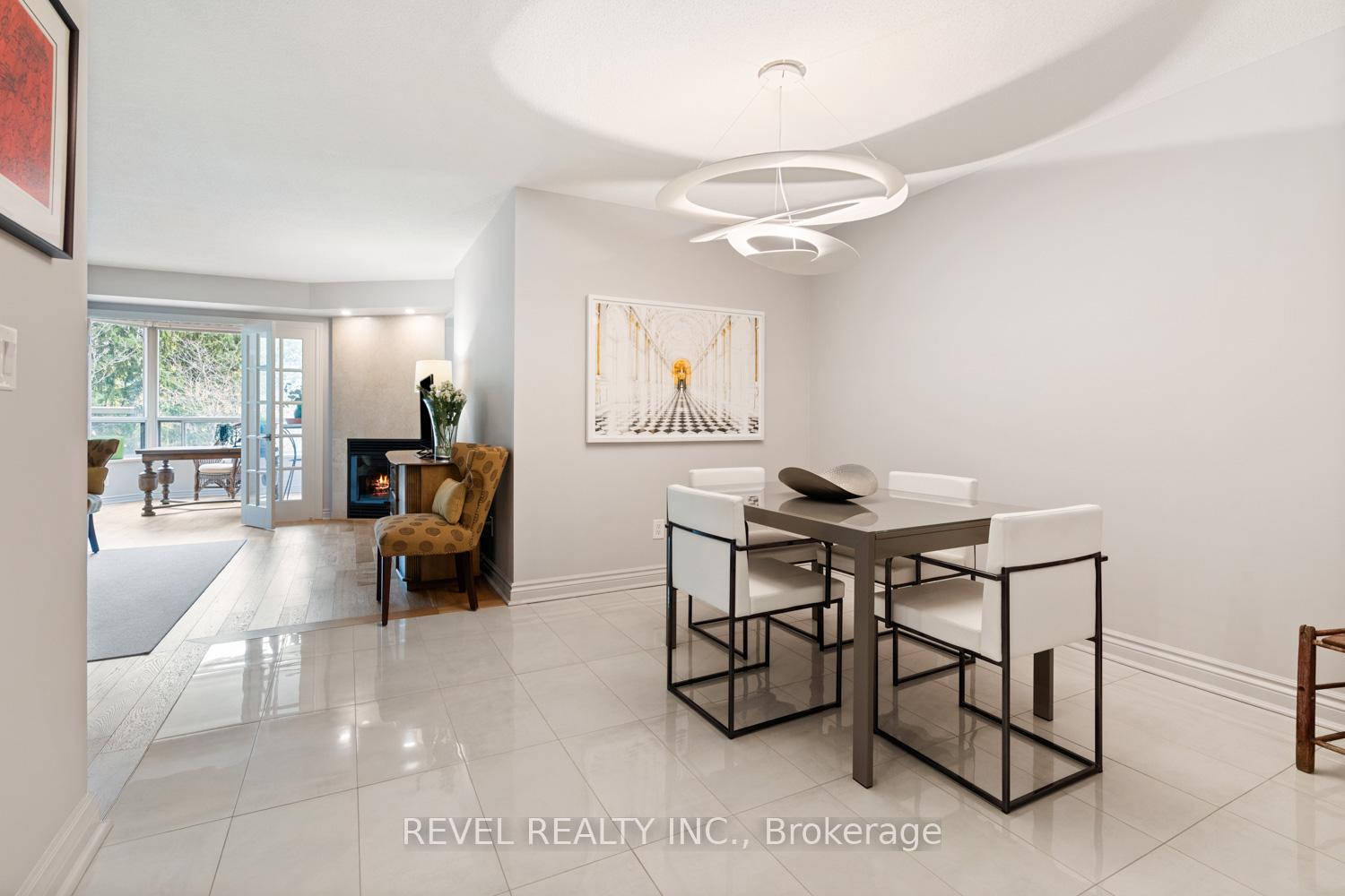 3 Bedrooms Condo at 1 Ripley, Toronto For sale