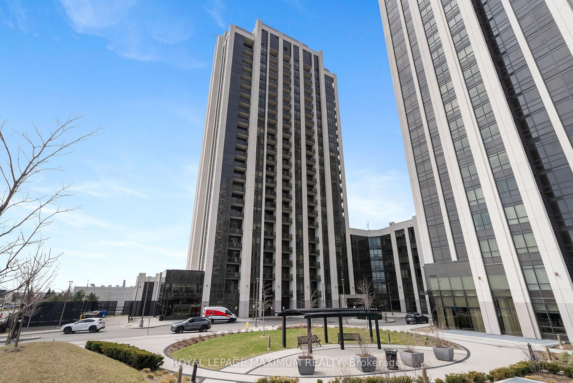 3 Bedrooms Condo at 9075 Jane, Vaughan For sale