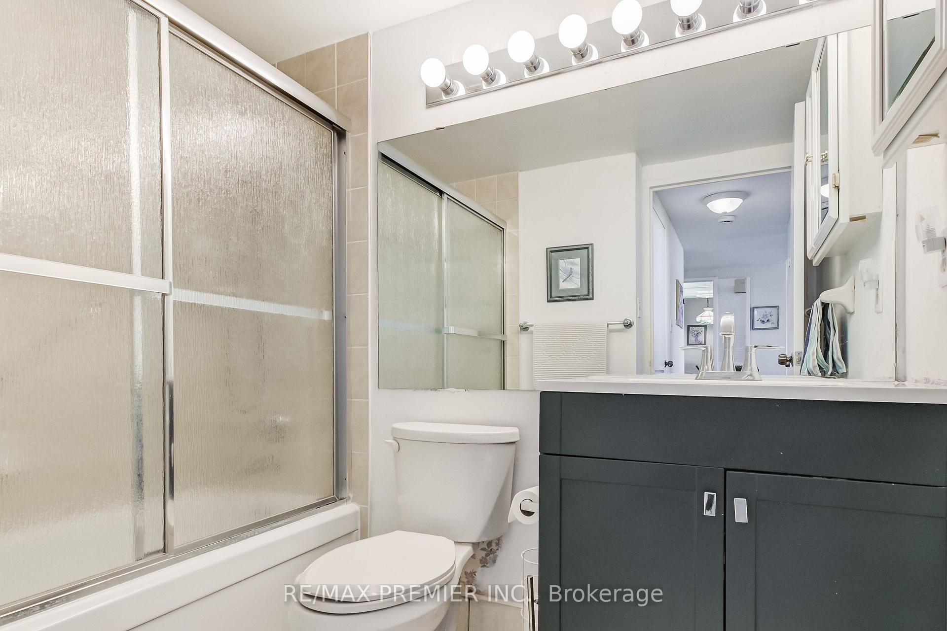 1 Bedroom Condo at 1333 Bloor, Mississauga For sale