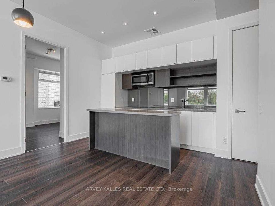 111 St Clair Avenue W 419
