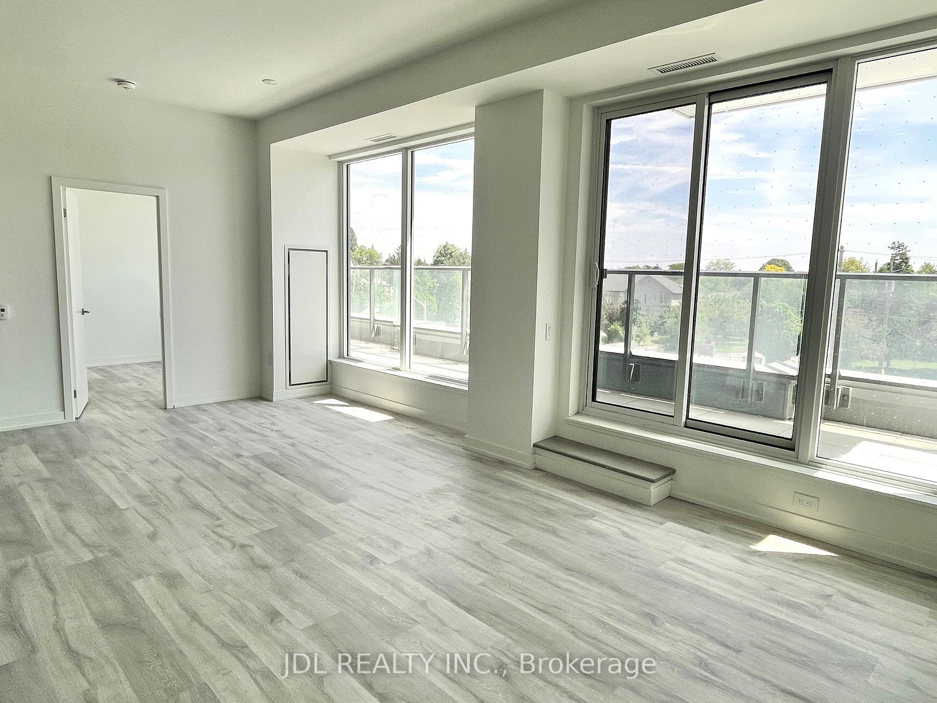 3 Bedrooms Condo at 7 Golden Lion, Toronto For sale