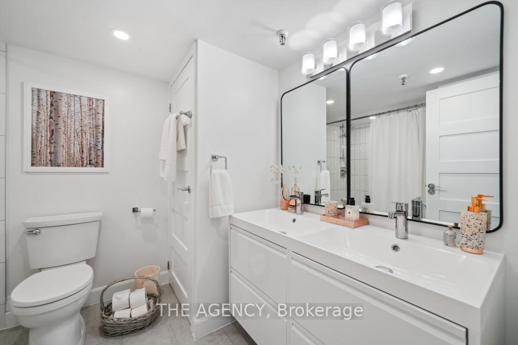 2 Bedrooms Condo at 105 Heath, Toronto For sale