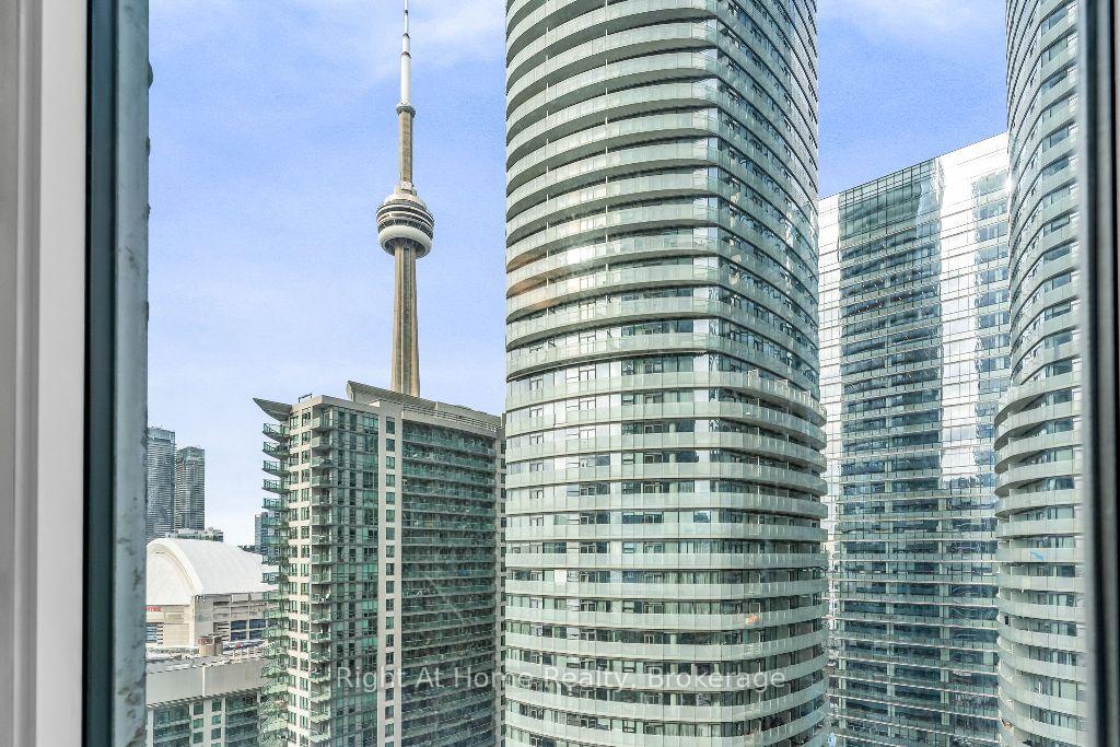 1 Bedroom Condo at 10 York,  Toronto For sale