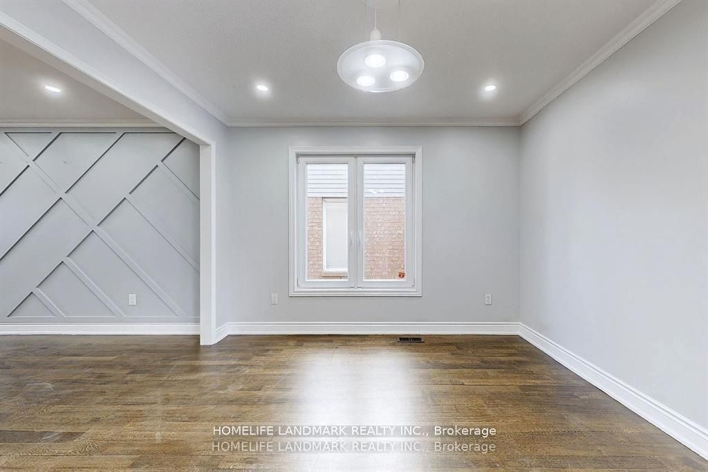 3452 Cherrington Crescent