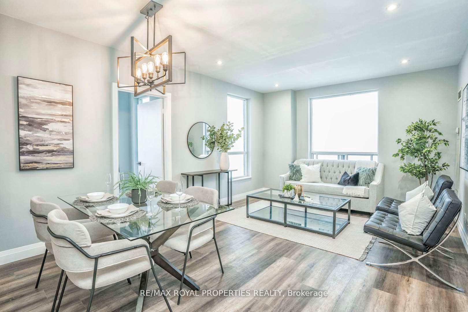 3 Bedrooms Condo at 38 Lee Centre,  Toronto For sale