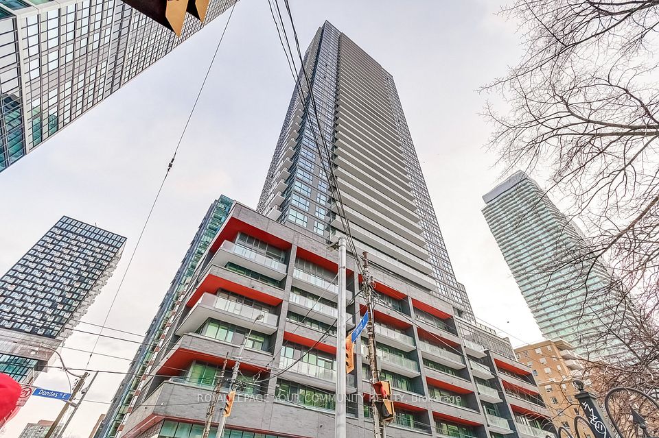 159 Dundas