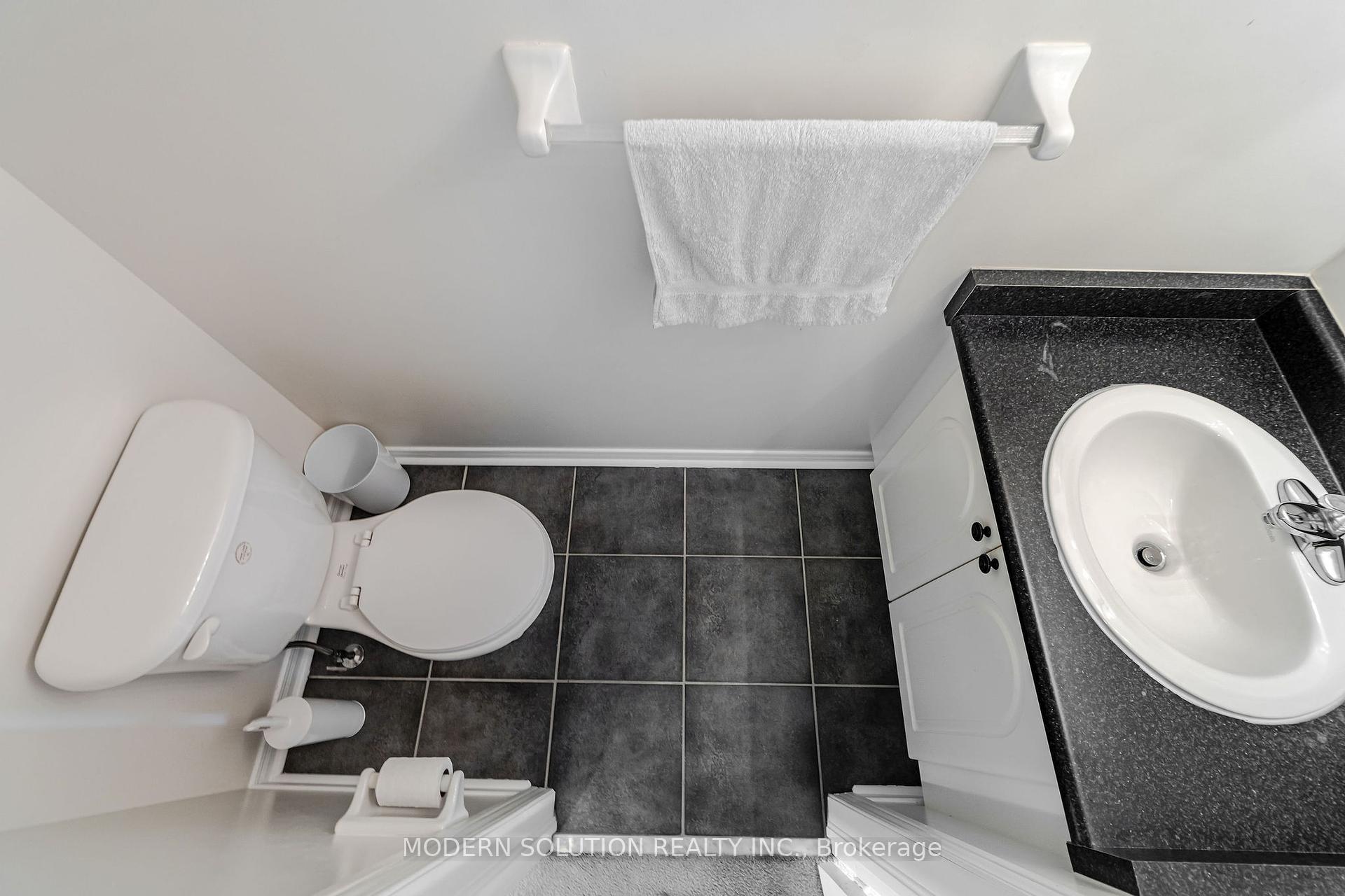 3 Bedrooms Condo at 525 Novo Star, Mississauga For sale