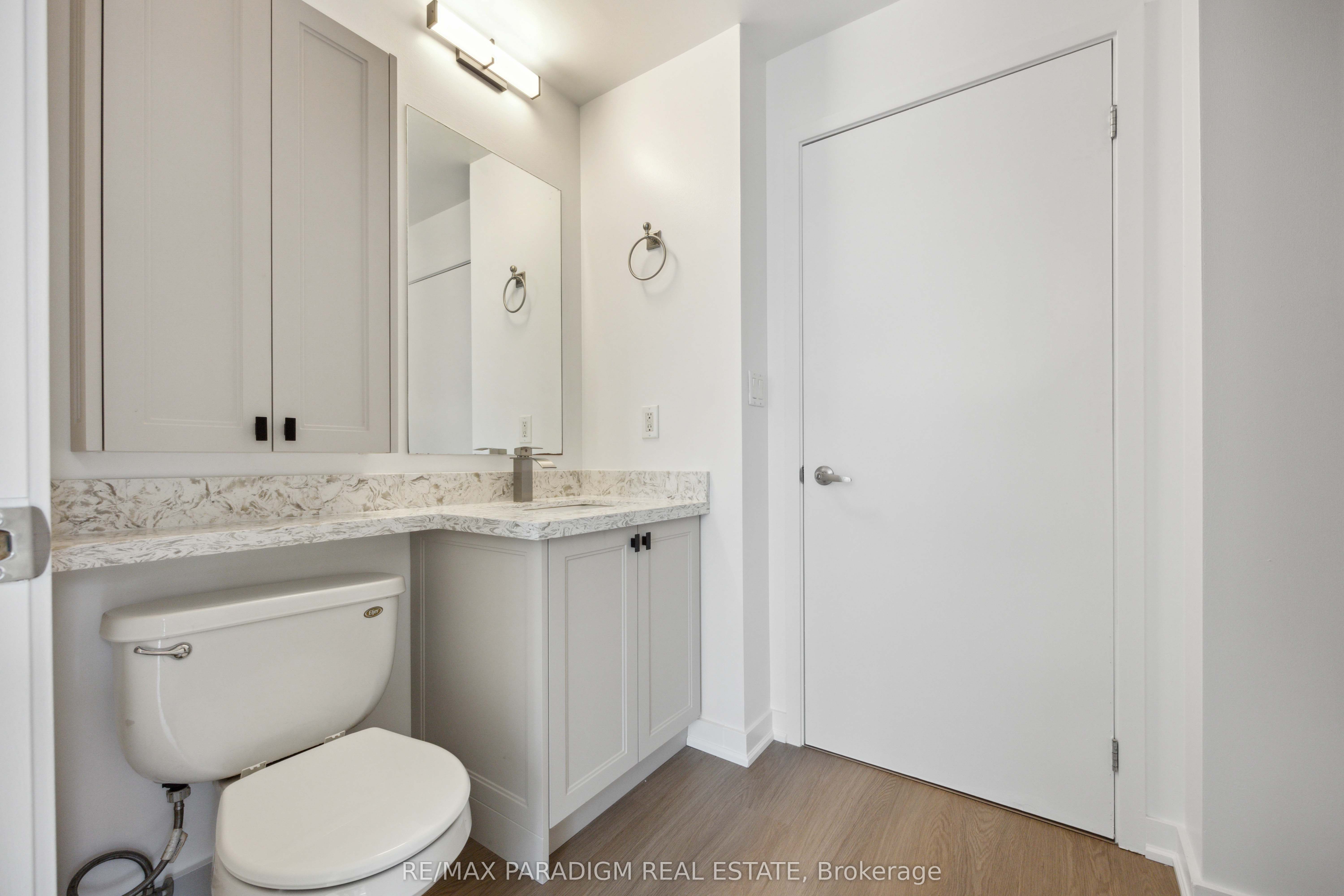 9 Spadina Avenue, #611