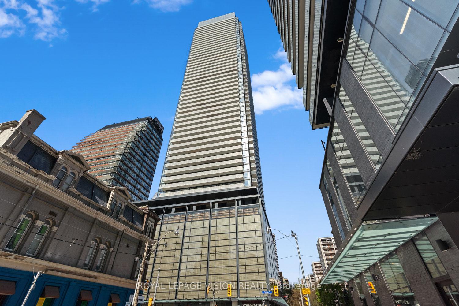 2 Bedrooms Condo at 501 Yonge, Toronto For sale