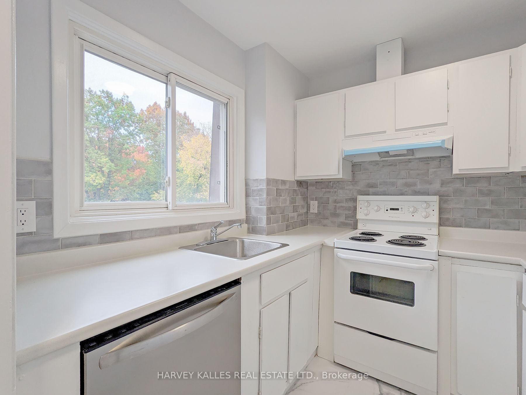 431 Balliol Street 4