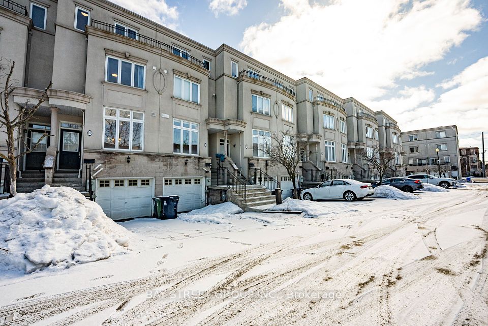 19 English Garden Way, Toronto, ON M2M 4M4