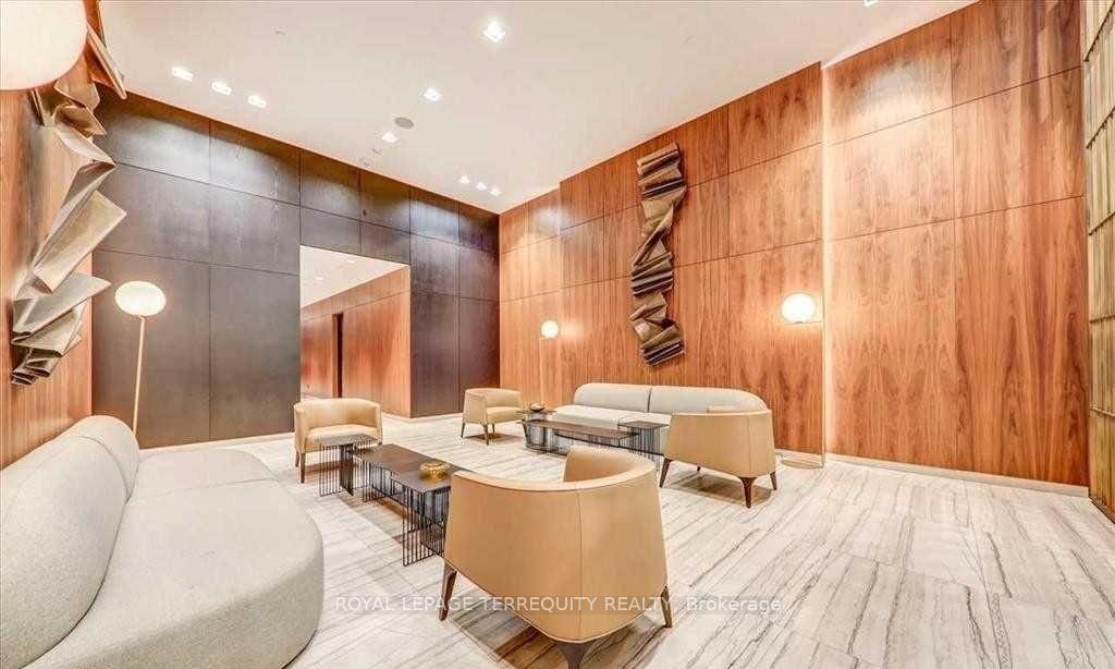 1 Bedroom Condo at 8 Eglinton,  Toronto For sale