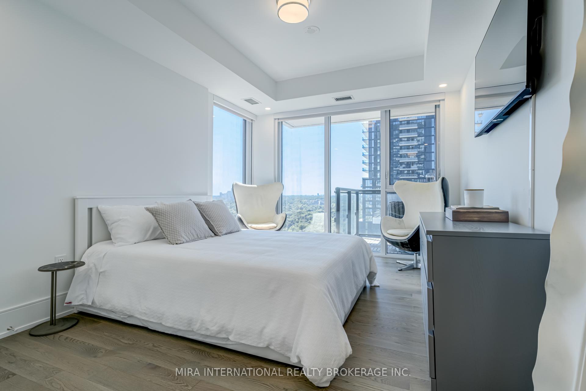 3 Bedrooms Condo at 30 Inn On The Park,  Toronto For sale