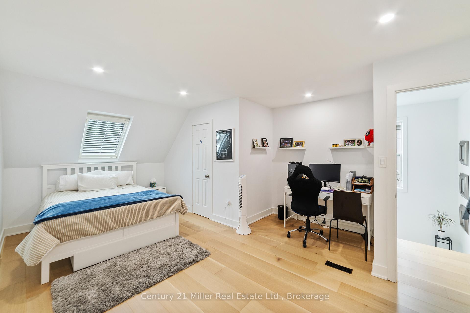 2 Bedrooms Condo at 1061 North Shore, Burlington For sale