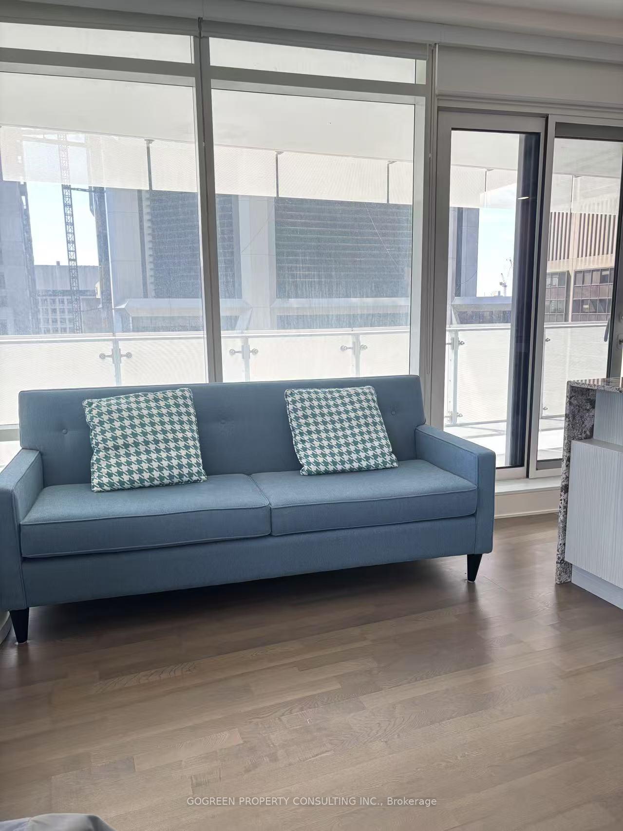 2 Bedrooms Condo at 1 Bloor,  Toronto For sale