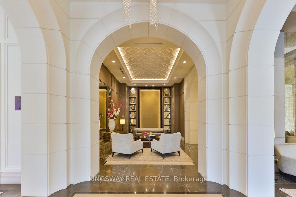 2 Bedrooms Condo at 300 Randall, Oakville For sale