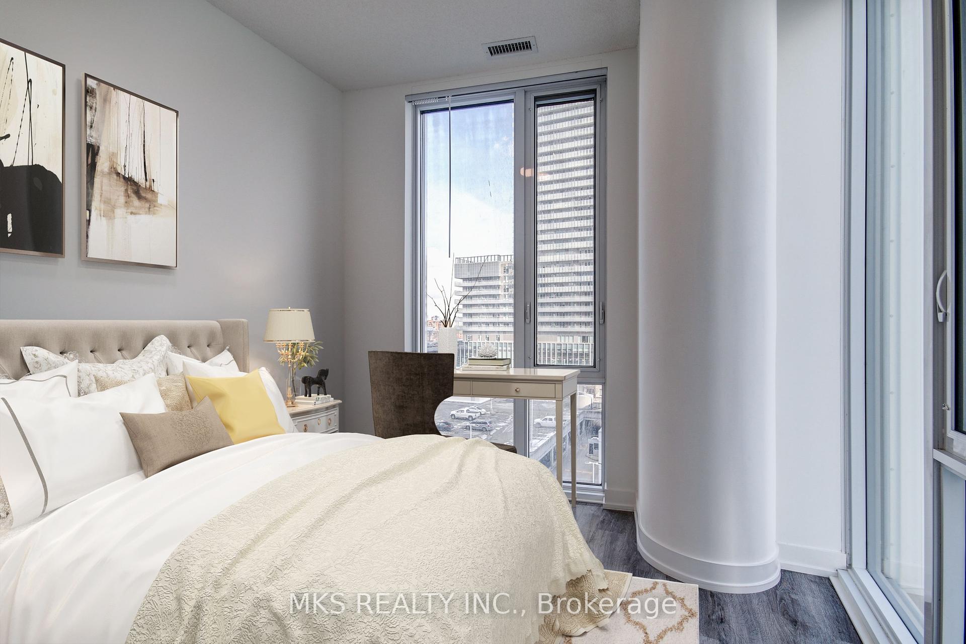 3 Bedrooms Condo at 138 Downes,  Toronto For sale
