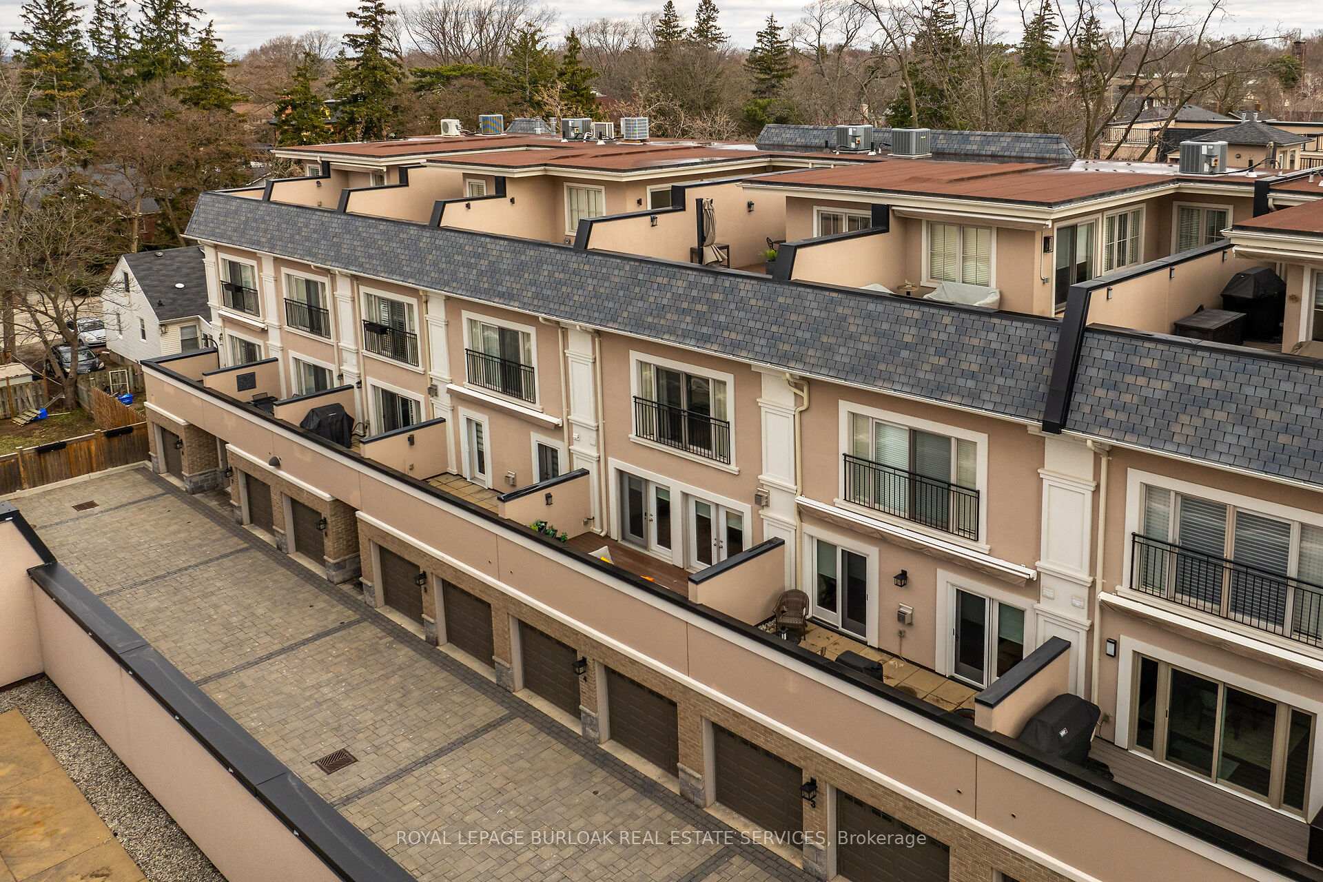 3 Bedrooms Condo at 509 Elizabeth,  Burlington For sale