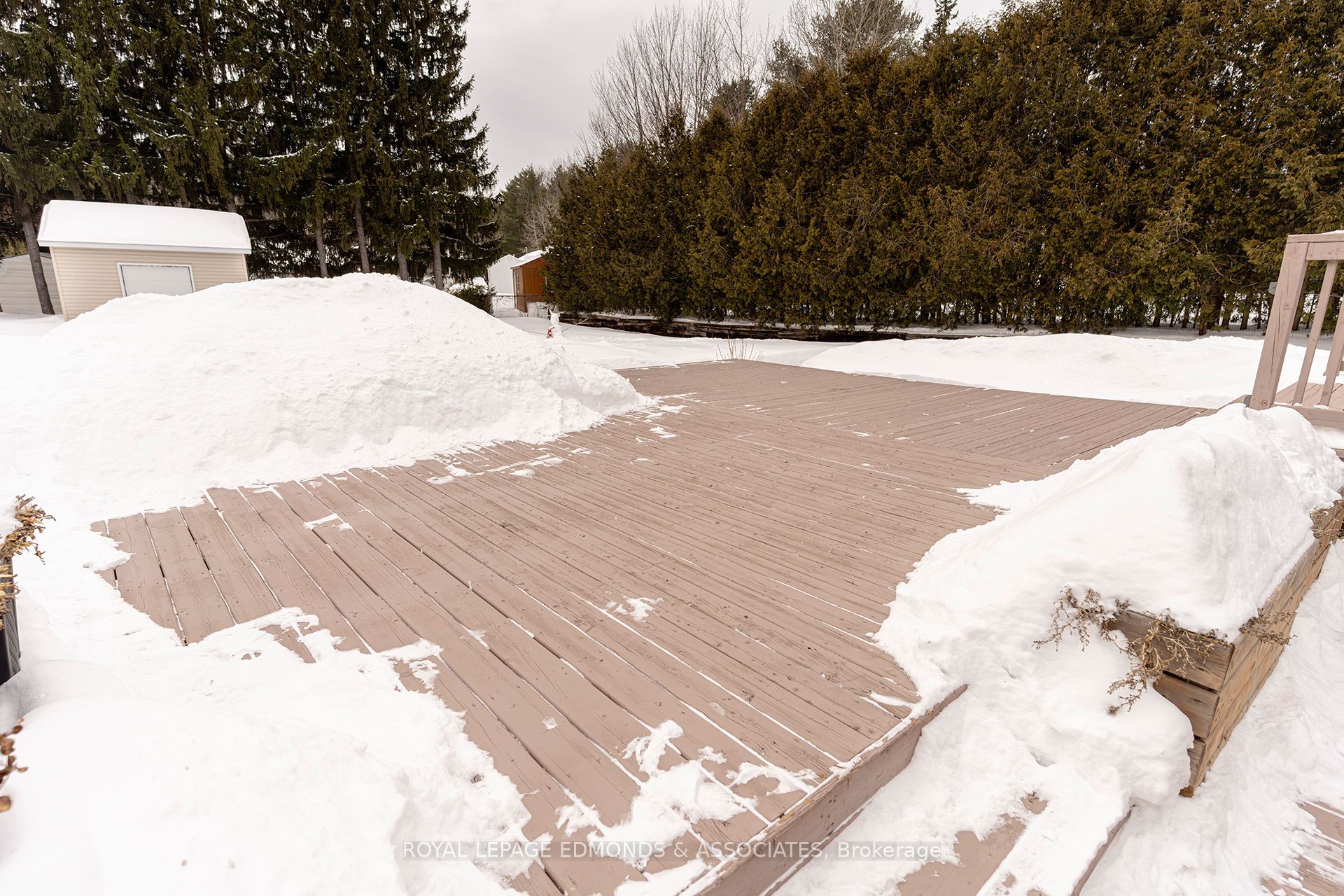 23 Hoffman Street, Petawawa, ON K8H 2J6