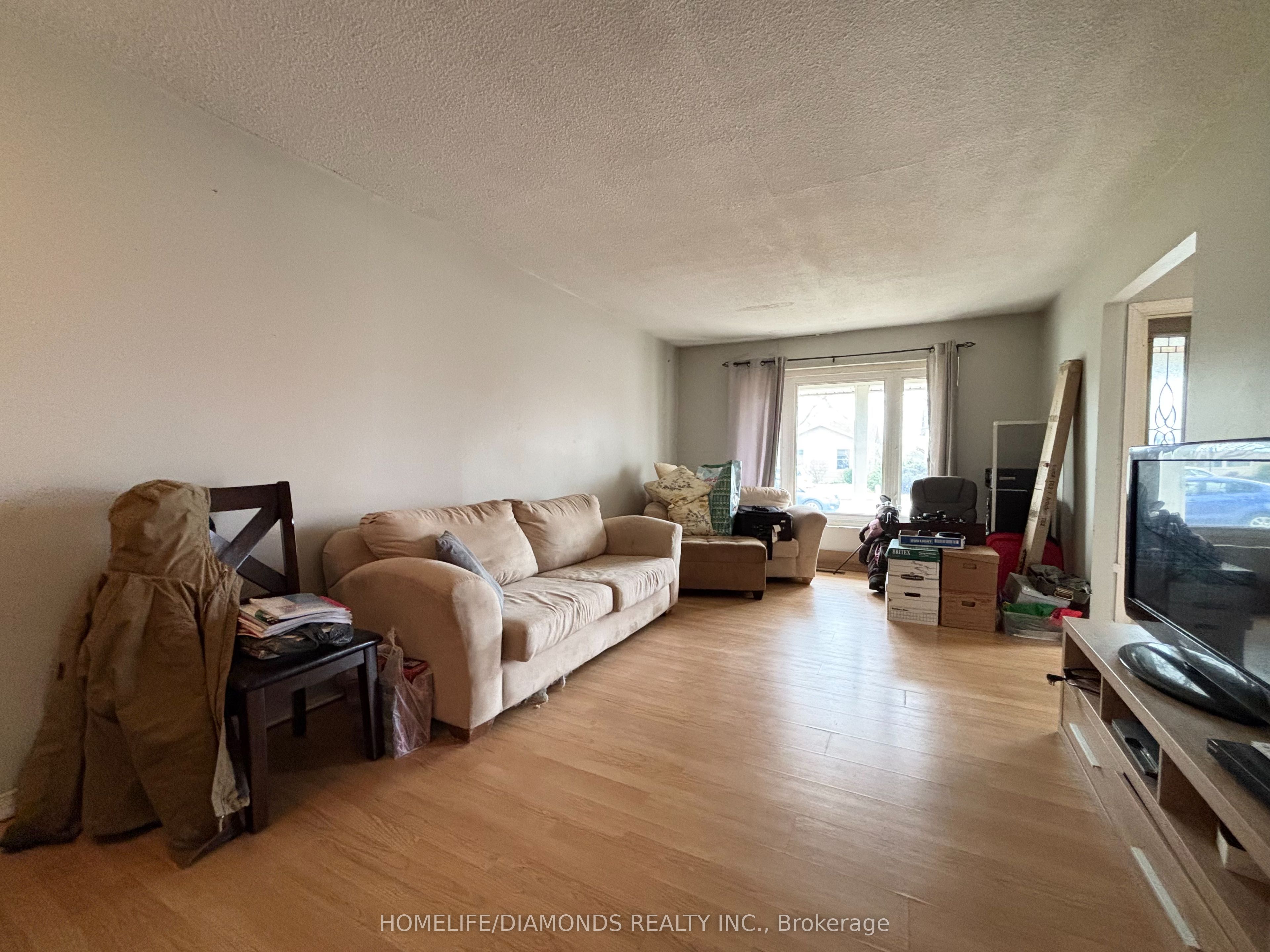 6563 LEAWOOD Court, Niagara Falls, ON L2G 7C3