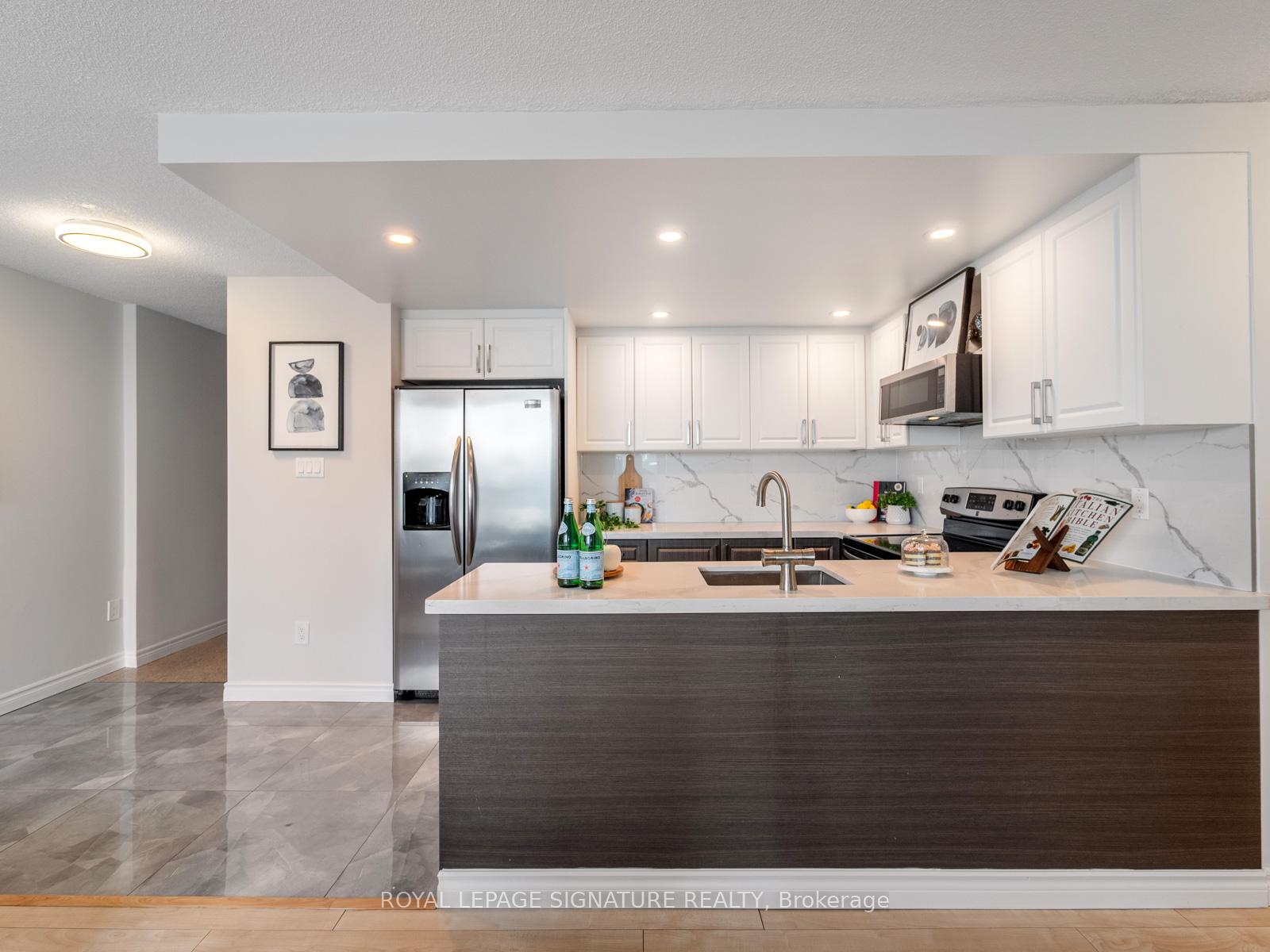3 Bedrooms Condo at 3050 Ellesmere, Toronto For sale
