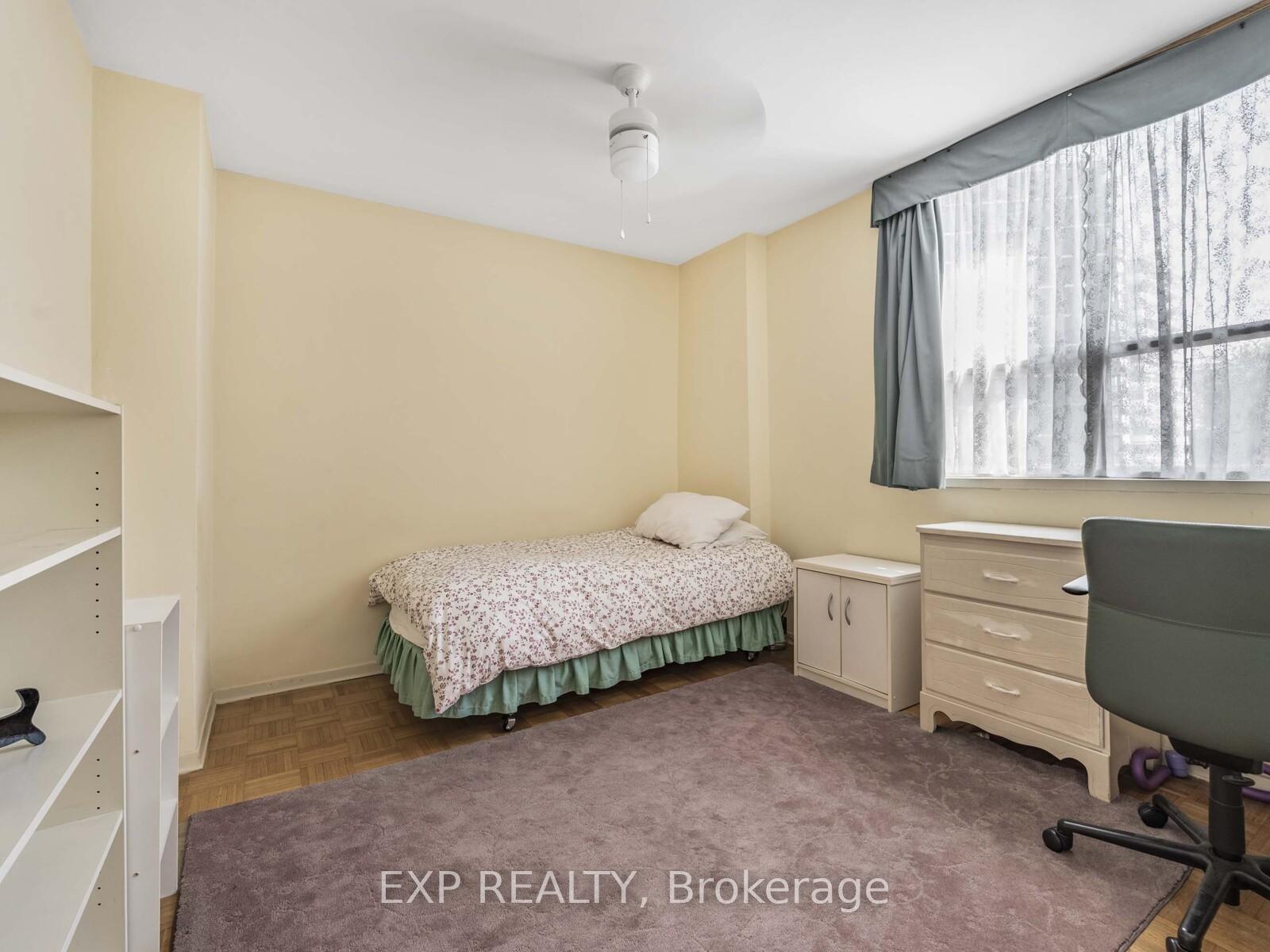 2 Bedrooms Co-op at 30 Gloucester, Toronto For sale