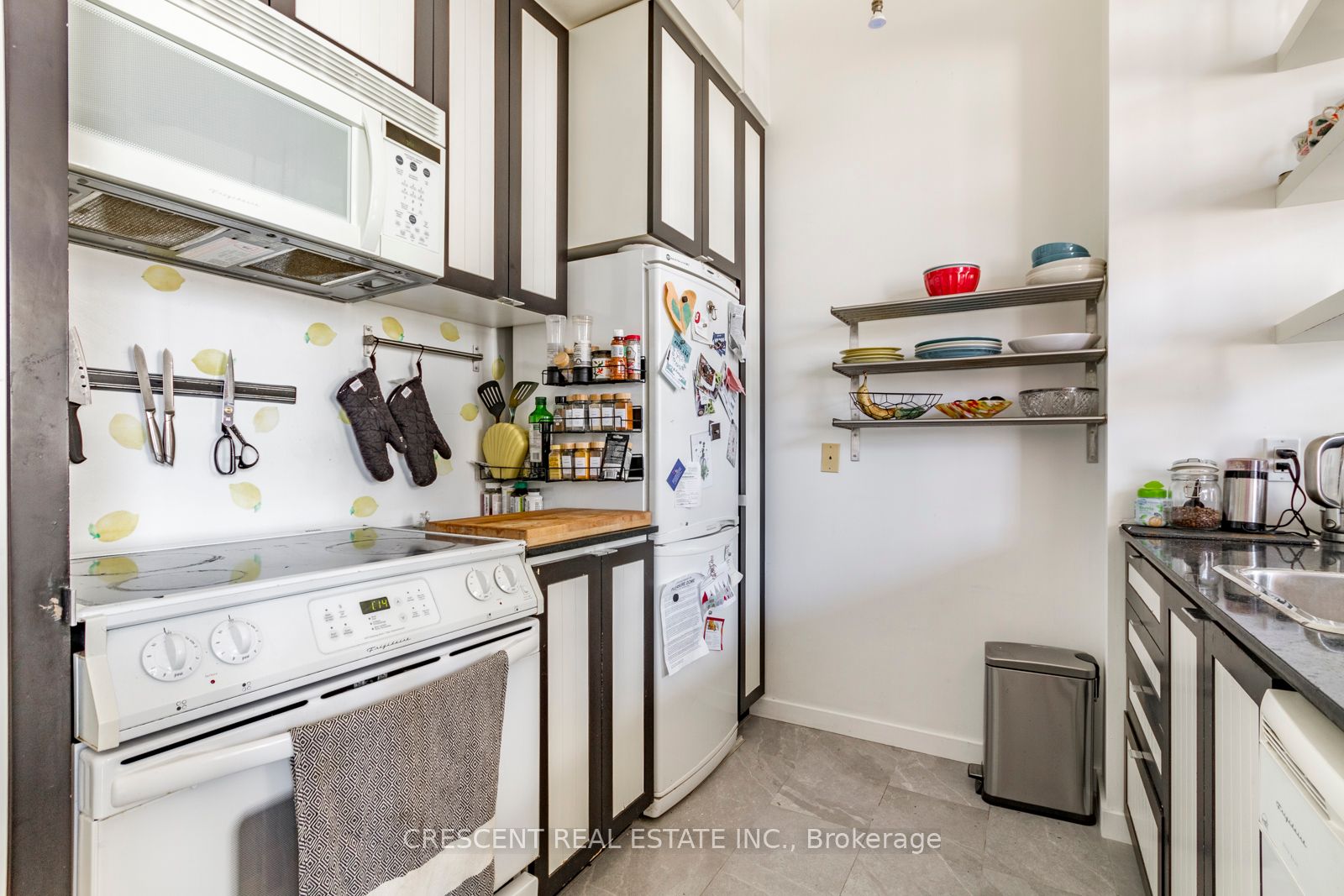 915 King Street W, #208