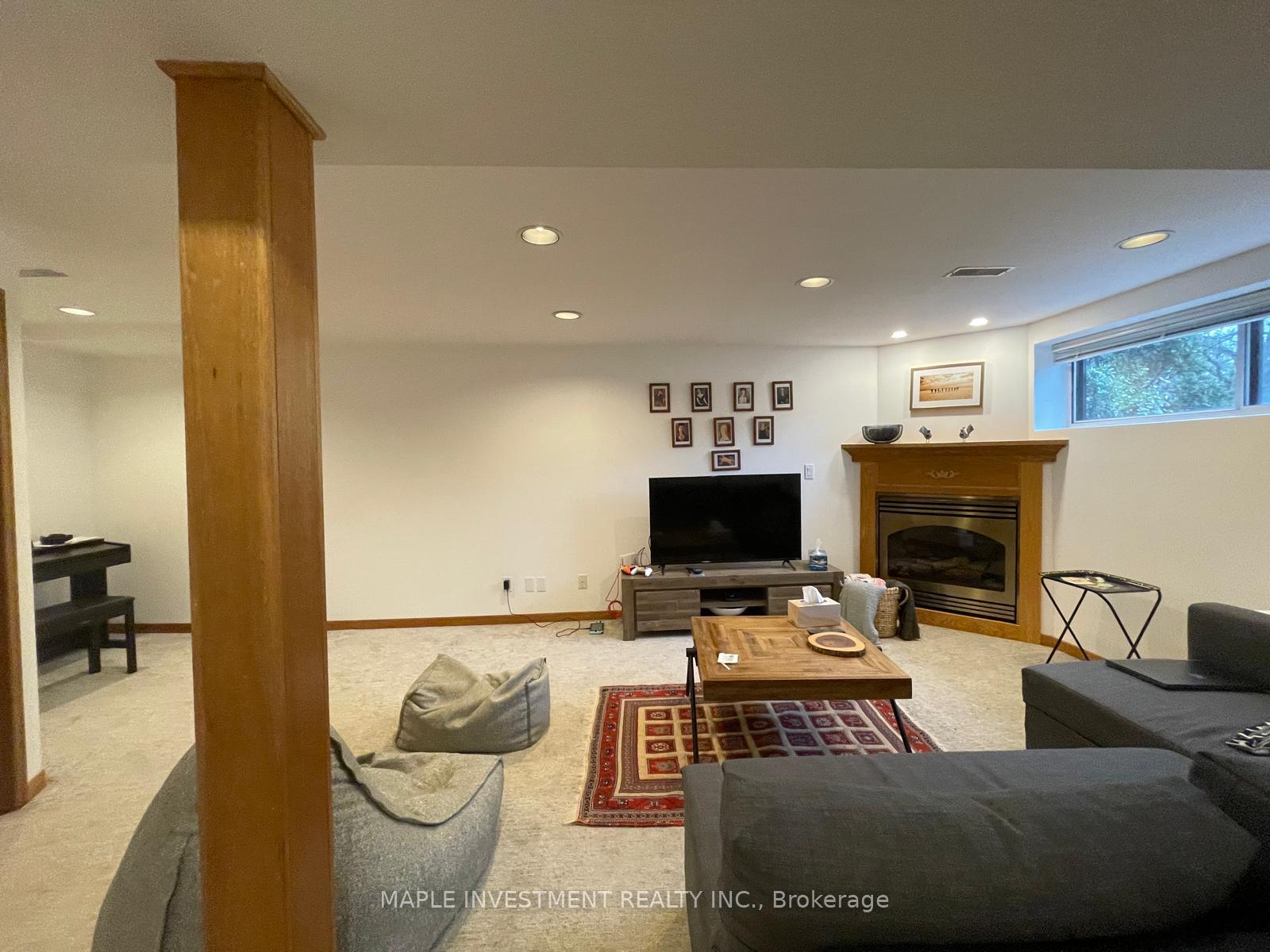 3 Bedrooms Condo at 70 Broadpath, Toronto For sale