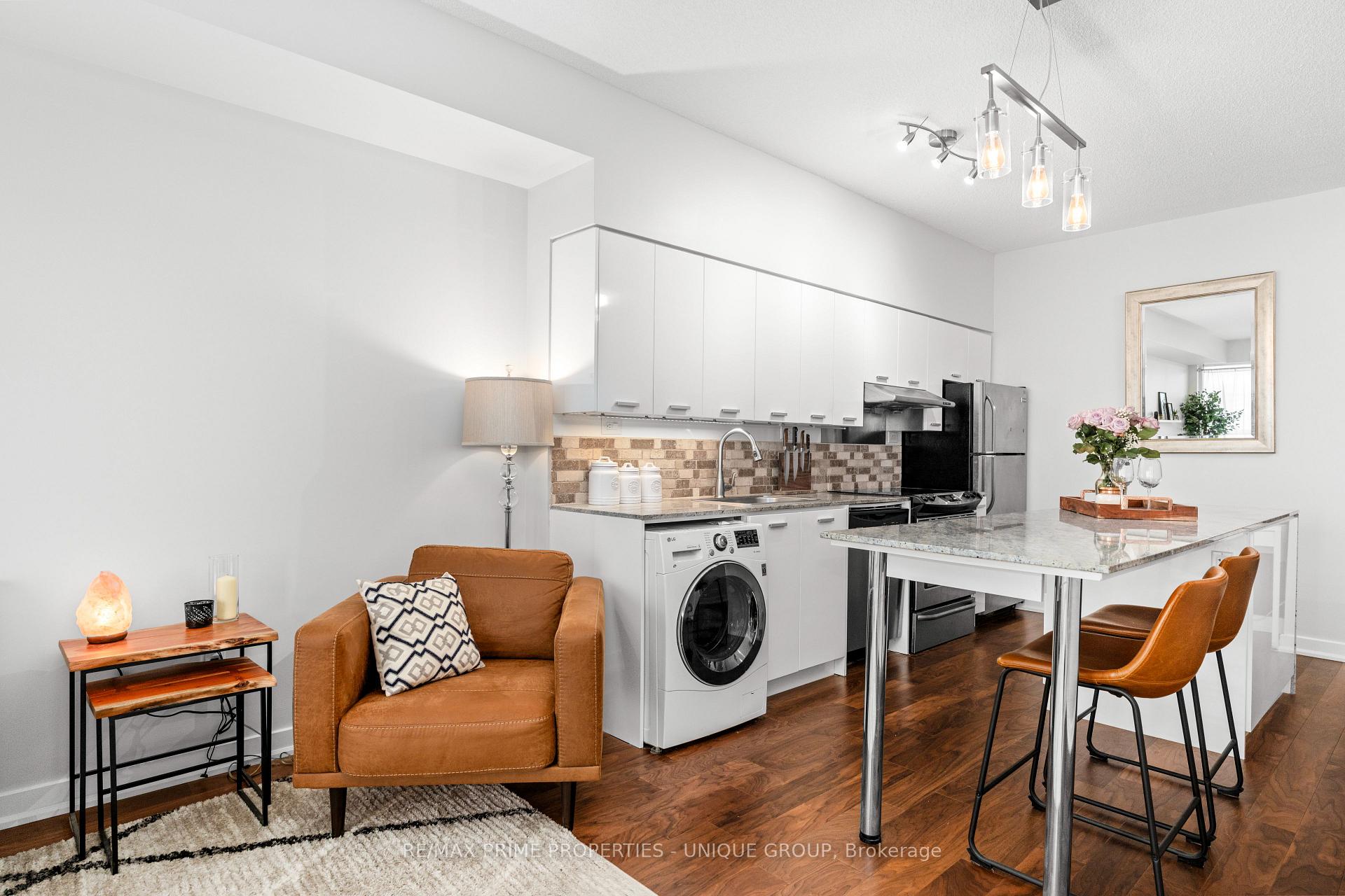1 Bedroom Condo at 29 Singer, Toronto For sale