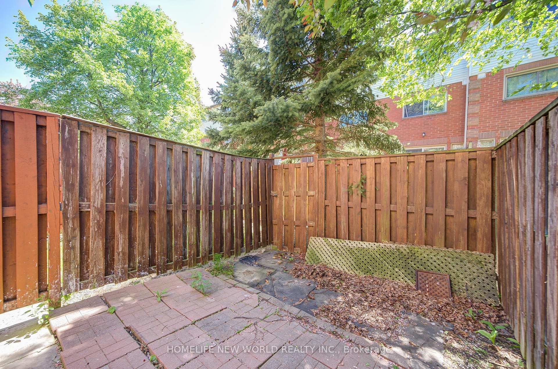 3 Bedrooms Condo at 3895 Doug Leavens, Mississauga For sale