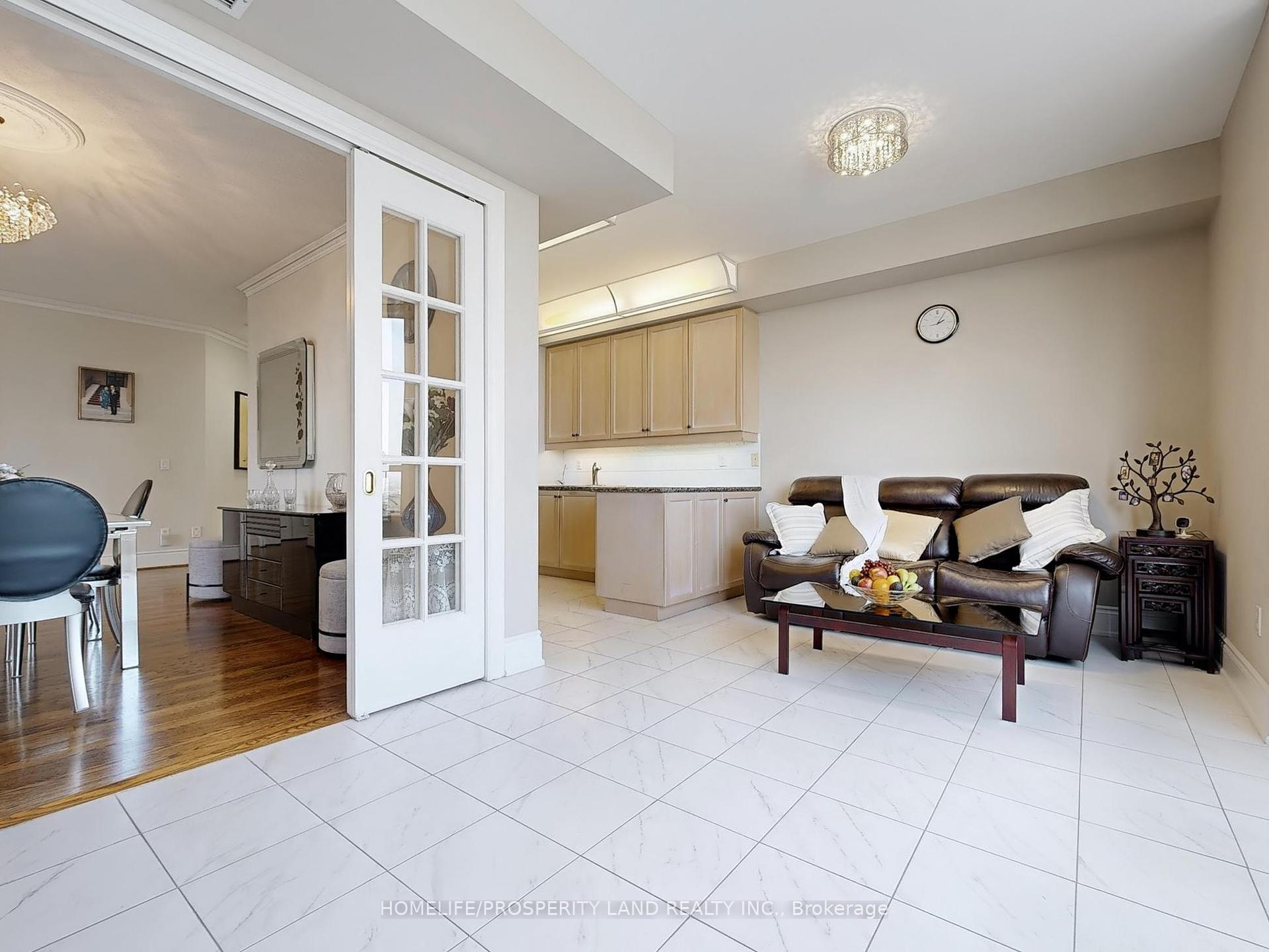 3 Bedrooms Condo at 89 Skymark, Toronto For sale