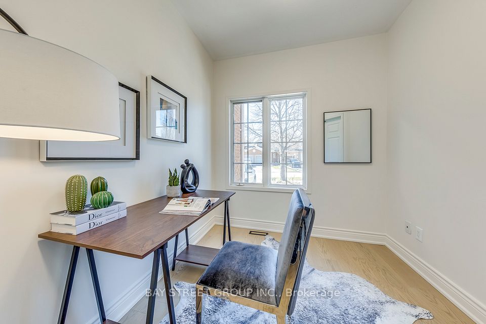 2323 Dalebrook Drive, Oakville, ON L6H 6K3