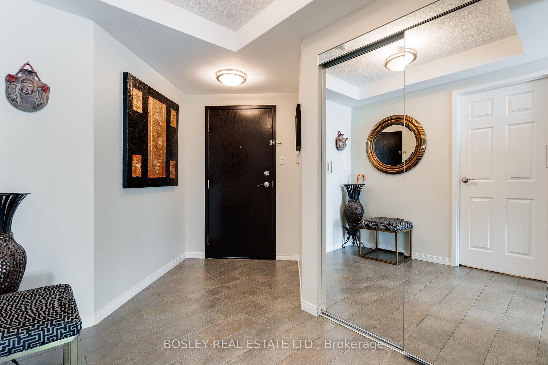 2 Bedrooms Condo at 10 Queens,  Toronto For sale