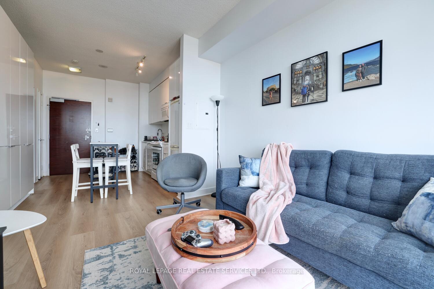 1 Bedroom Condo at 15 Iceboat,  Toronto For sale