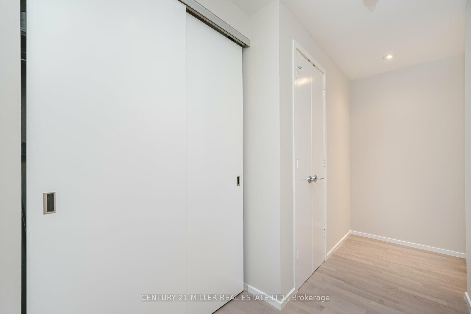 2 Bedrooms Condo at 101 Charles, Toronto For sale