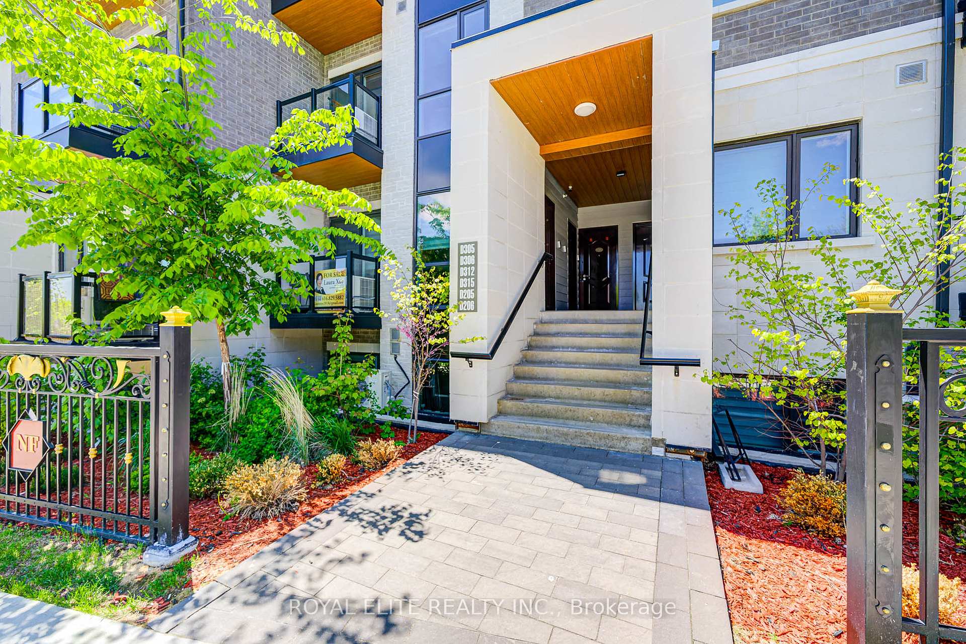 3 Bedrooms Condo at 200 Chester Le, Toronto For sale